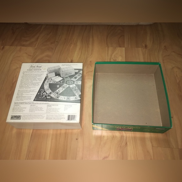 Vintage Complete Game Set of Trivial Pursuit Family Edition Master Game - Picture 9 of 12